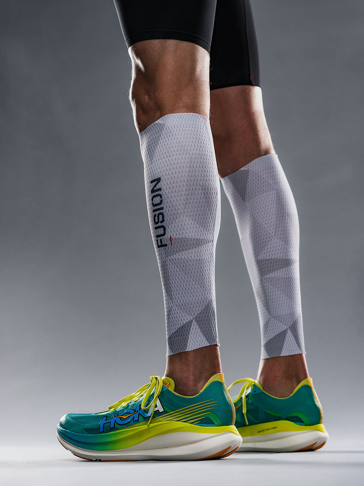 FUSION Tempo! Pro Calf Sleeves White/Grey