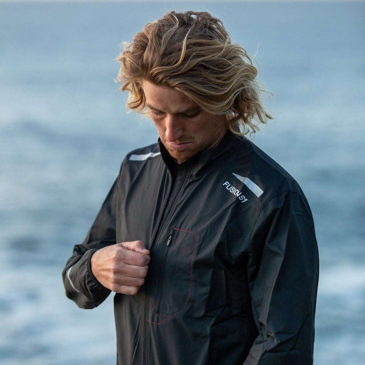 Fusion S1 Shell Mens Running Jacket_Action