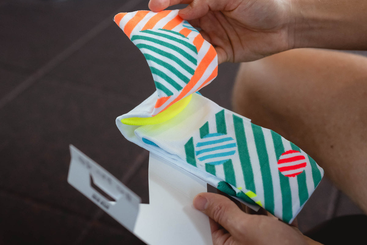 INCYLENCE Running Globes Irange Green in packaging